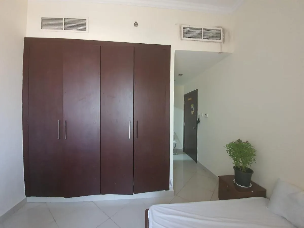 One Masterbedroom In 2 Bedroom Apt,Al Darwesh,Al Barsha 1 Dubai 0*,